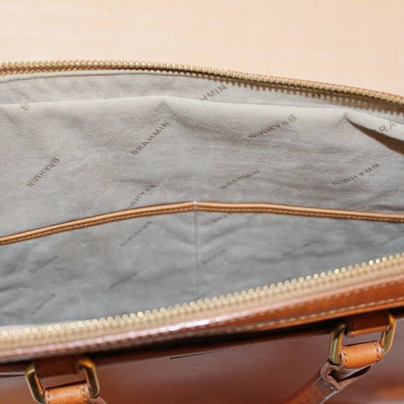 Leather Briefcase/Laptop Carrier w/ Gold Detailing - Picture 3 of 4